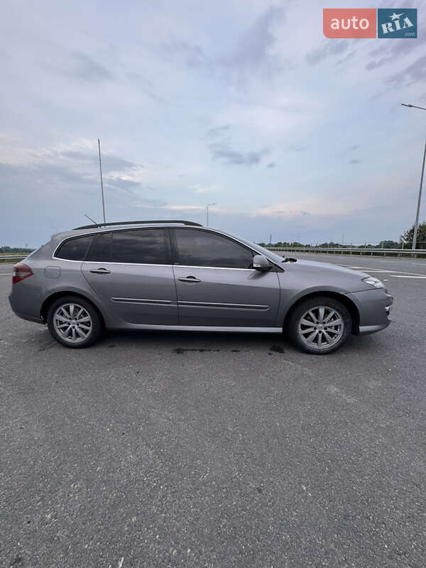 Универсал Renault Laguna 2010 в Козельце
