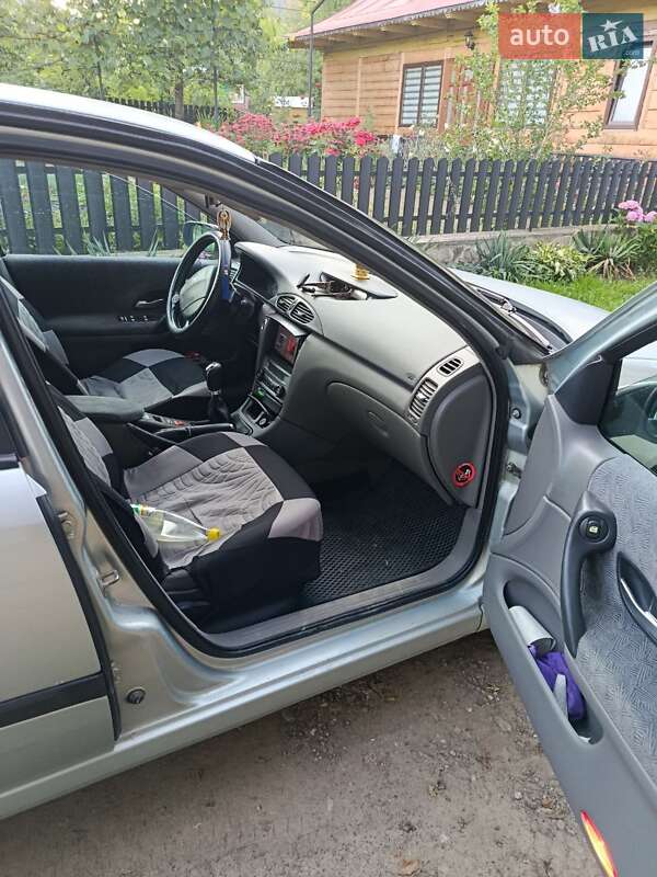 Ліфтбек Renault Laguna 2001 в Косові