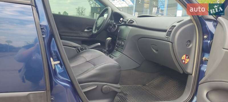 Ліфтбек Renault Laguna 2003 в Нікополі фото 5 Ліфтбек Renault Laguna 2003 в Нікополі