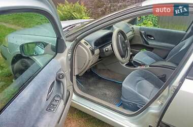 Лифтбек Renault Laguna 2001 в 