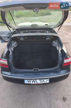 Ліфтбек Renault Laguna 2001 в 