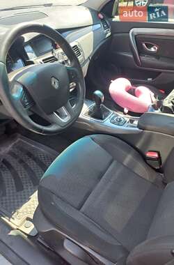 Лифтбек Renault Laguna 2010 в 