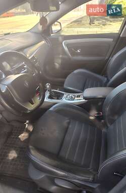 Лифтбек Renault Laguna 2012 в 