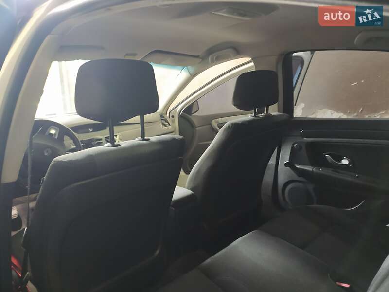 Лифтбек Renault Laguna 2008 в Киеве