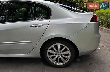 Лифтбек Renault Laguna 2012 в 