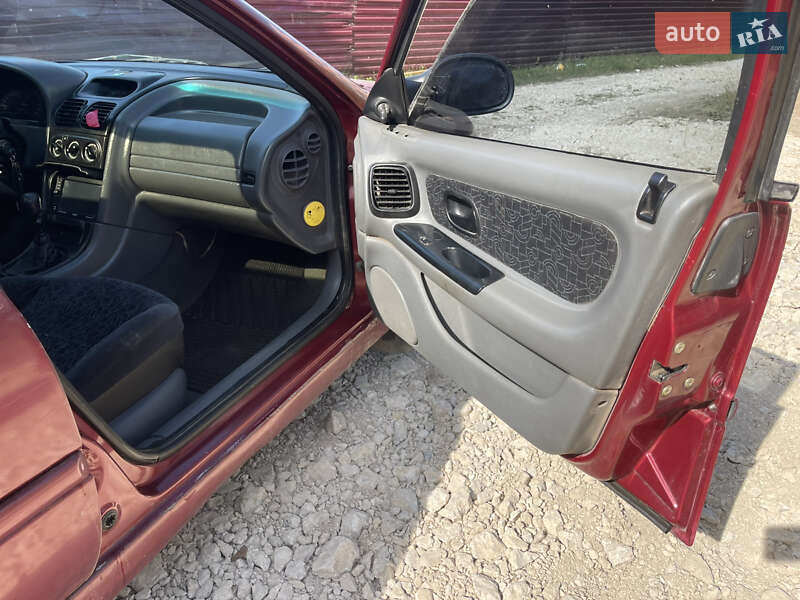 Ліфтбек Renault Laguna 1995 в Тернополі