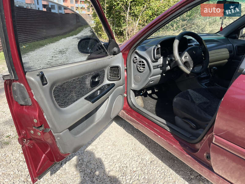 Ліфтбек Renault Laguna 1995 в Тернополі