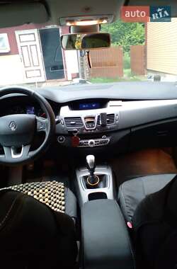 Лифтбек Renault Laguna 2010 в 