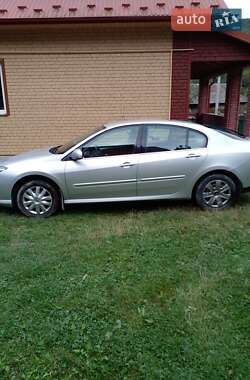 Лифтбек Renault Laguna 2010 в 