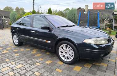 Ліфтбек Renault Laguna 2001 в Чернівцях