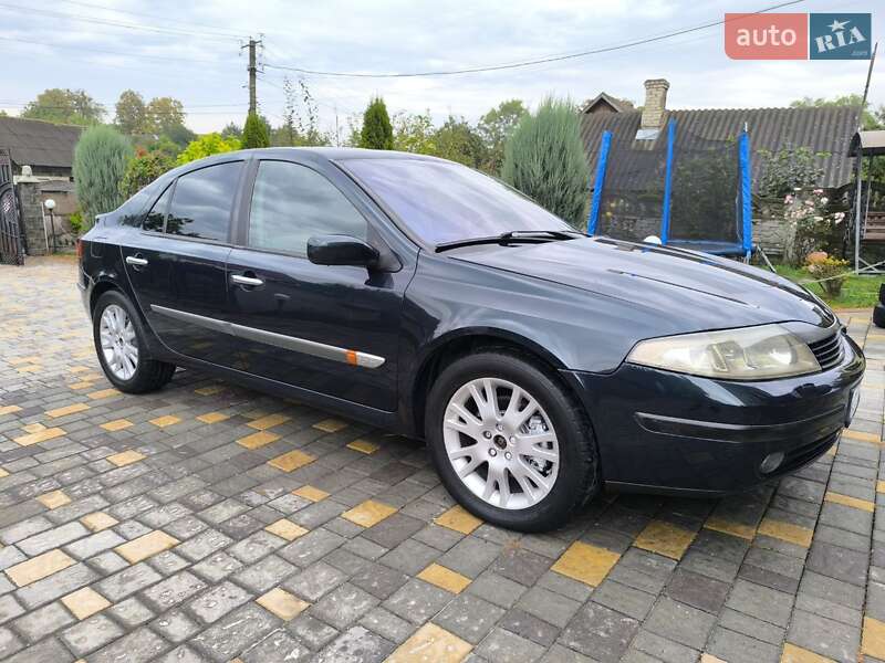 Лифтбек Renault Laguna 2001 в Черновцах