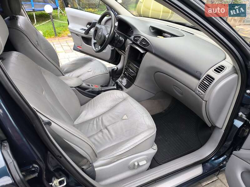 Лифтбек Renault Laguna 2001 в Черновцах