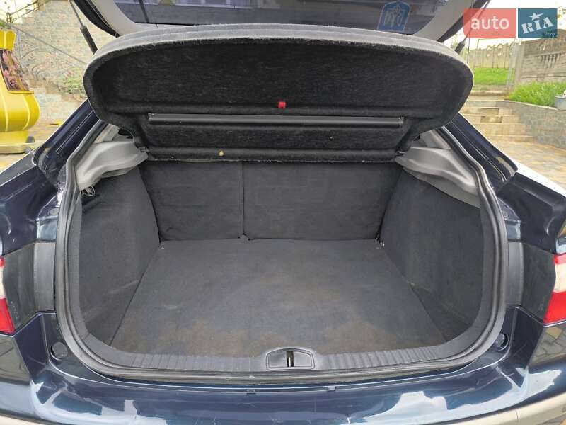 Лифтбек Renault Laguna 2001 в Черновцах