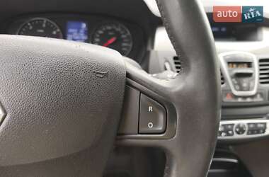 Лифтбек Renault Laguna 2011 в 
