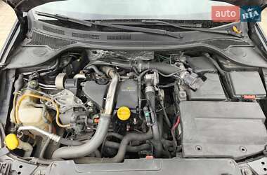 Лифтбек Renault Laguna 2011 в 