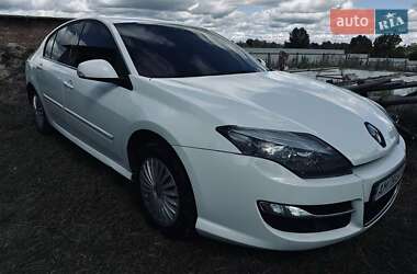 Лифтбек Renault Laguna 2011 в 