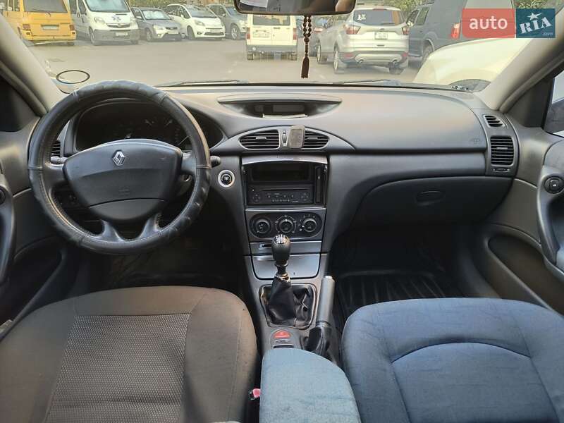 Лифтбек Renault Laguna 2001 в Киеве