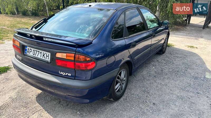 Лифтбек Renault Laguna 2001 в Запорожье