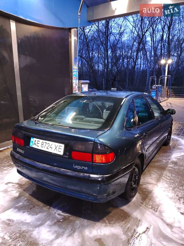 Ліфтбек Renault Laguna 1998 в Дніпрі