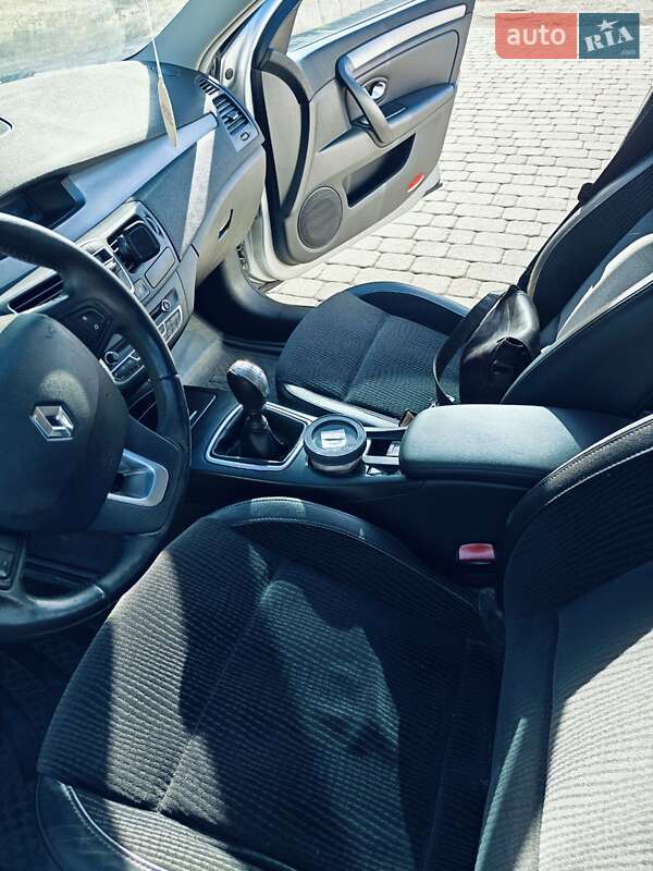 Лифтбек Renault Laguna 2009 в Полтаве фото 18 Лифтбек Renault Laguna 2009 в Полтаве