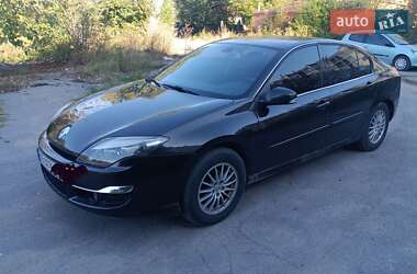 Лифтбек Renault Laguna 2011 в 