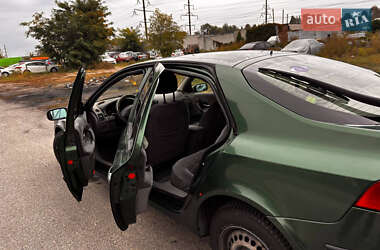Лифтбек Renault Laguna 2001 в 