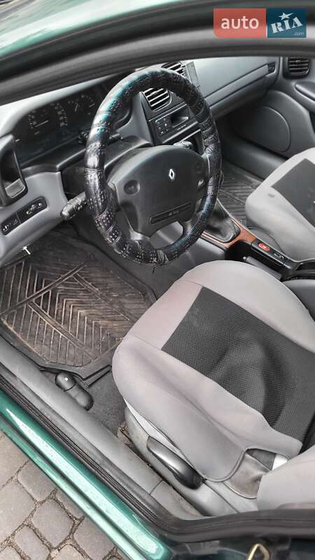 Лифтбек Renault Laguna 1996 в Каневе