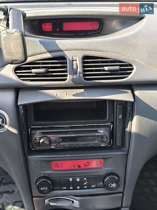 Ліфтбек Renault Laguna 2002 в Дрогобичі