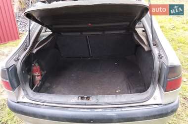 Лифтбек Renault Laguna 1995 в 