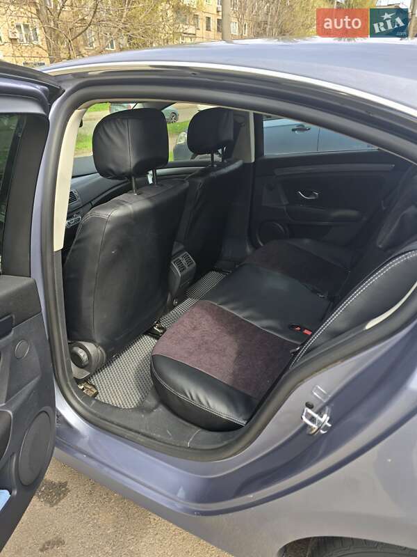 Ліфтбек Renault Laguna 2010 в Лозовій