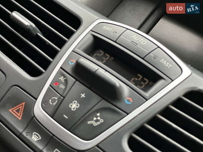 Универсал Renault Laguna 2011 в Шпикове фото 18 Универсал Renault Laguna 2011 в Шпикове