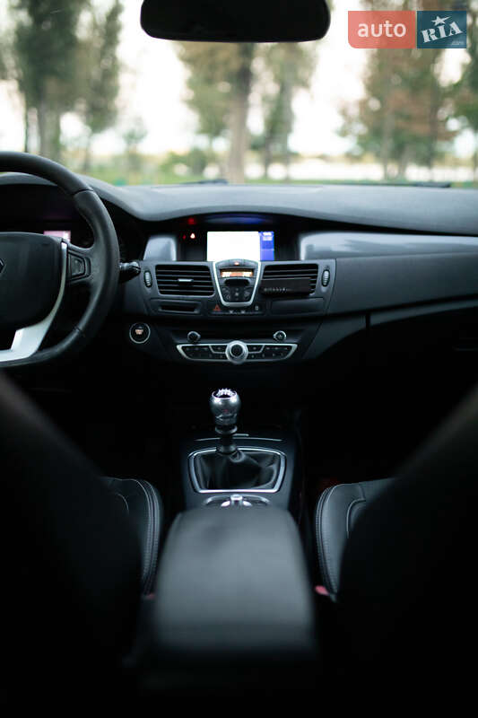 Лифтбек Renault Laguna 2010 в Киеве фото 35 Лифтбек Renault Laguna 2010 в Киеве