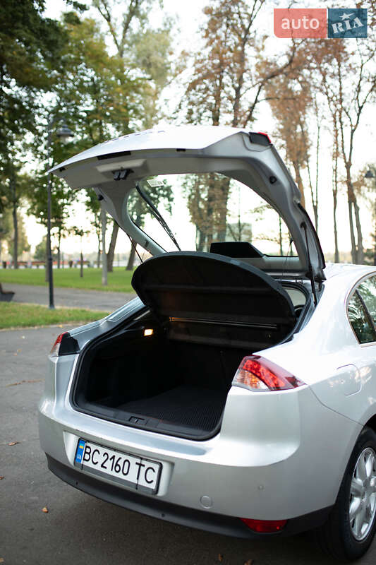 Лифтбек Renault Laguna 2010 в Киеве фото 51 Лифтбек Renault Laguna 2010 в Киеве