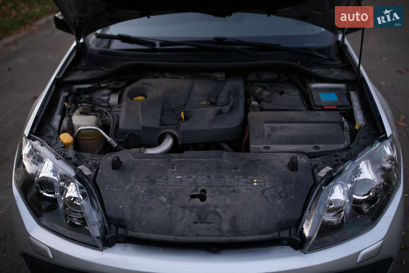 Лифтбек Renault Laguna 2010 в Киеве фото 56 Лифтбек Renault Laguna 2010 в Киеве