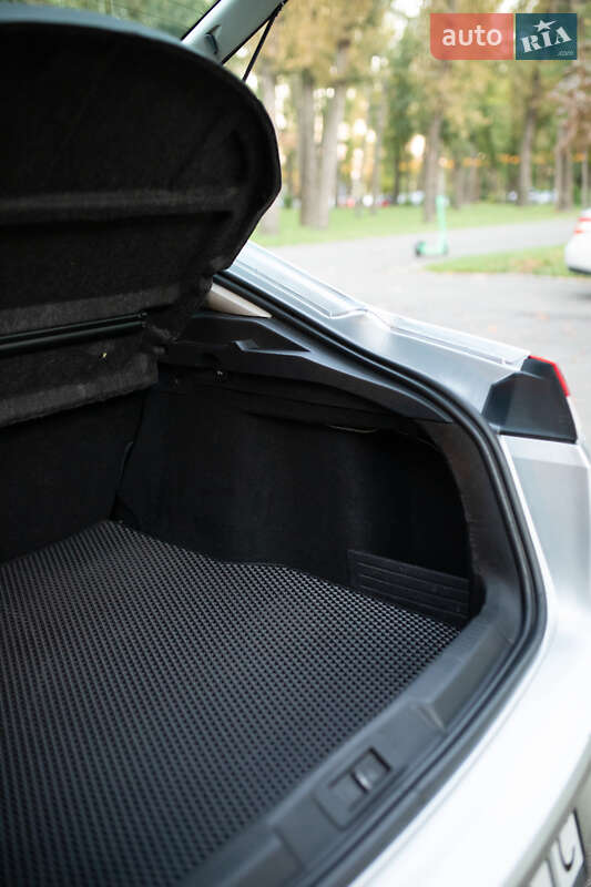 Лифтбек Renault Laguna 2010 в Киеве фото 54 Лифтбек Renault Laguna 2010 в Киеве