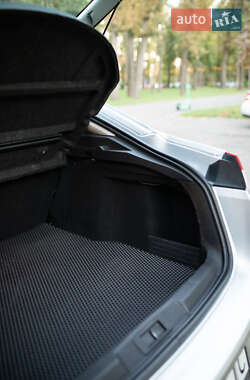 Ліфтбек Renault Laguna 2010 в 