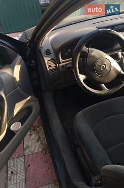 Лифтбек Renault Laguna 2001 в 