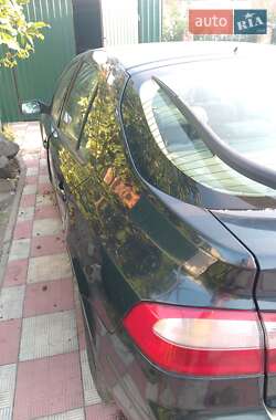 Лифтбек Renault Laguna 2001 в 