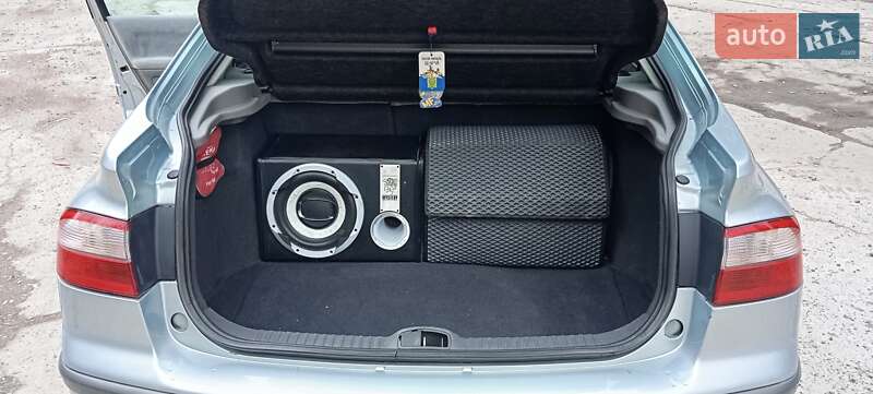 Ліфтбек Renault Laguna 2001 в Вільногірську
