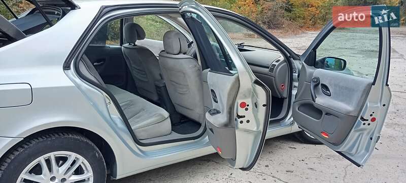Ліфтбек Renault Laguna 2001 в Вільногірську