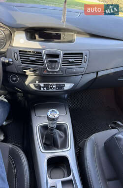 Универсал Renault Laguna 2011 в 