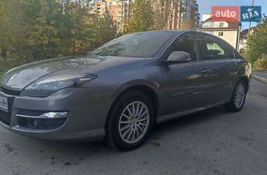 Лифтбек Renault Laguna 2011 в 
