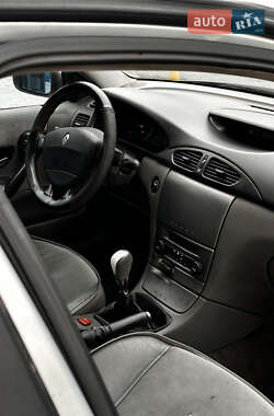 Лифтбек Renault Laguna 2002 в 