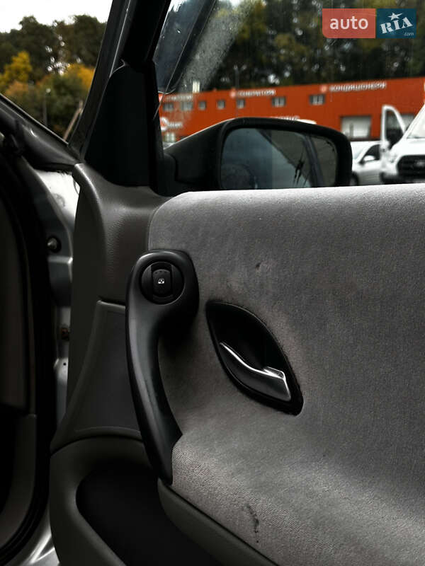 Лифтбек Renault Laguna 2002 в Луцке
