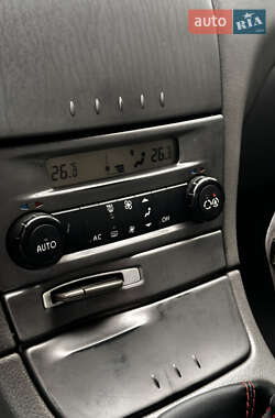 Лифтбек Renault Laguna 2002 в 