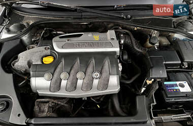 Лифтбек Renault Laguna 2002 в 