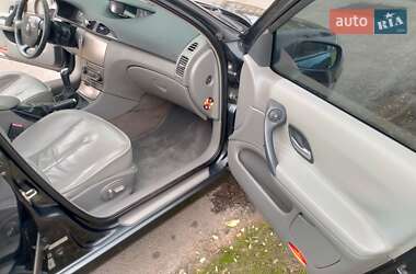 Ліфтбек Renault Laguna 2004 в  фото 18 Ліфтбек Renault Laguna 2004 в