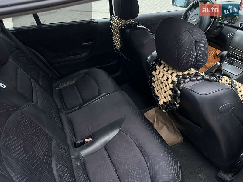 Універсал Renault Laguna 2001 в Чернівцях