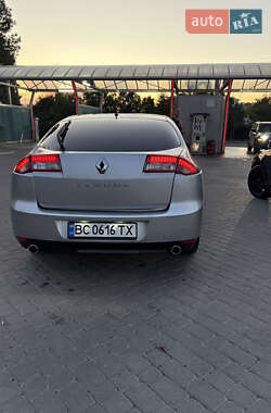 Лифтбек Renault Laguna 2011 в 