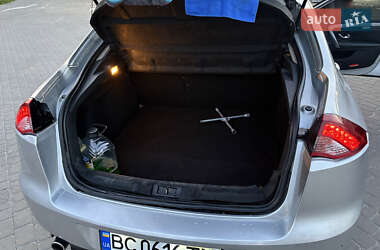 Лифтбек Renault Laguna 2011 в 